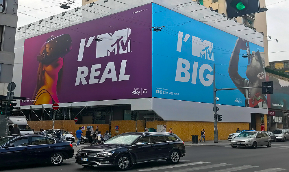 YO CLAS! MTV IMTV brand campaign content maxi billboard milan 01